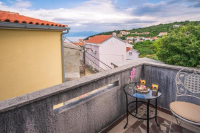 Гостиница Double Room Vrbnik 5302a  Врбник